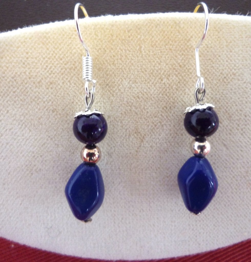 LAPIS OORBELLEN MET ZILVEREN KAPJES, Hangers, Nieuw, Met edelsteen, Zilver
