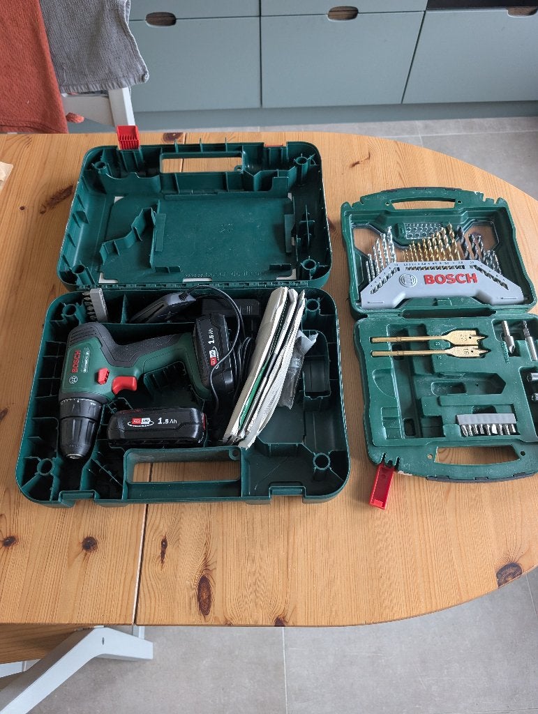 Bosch UniversalDrill 18V + Bosch X50Ti Drill Bit Set, Variabele snelheid, Ophalen of Verzenden, Minder dan 400 watt, Zo goed als nieuw