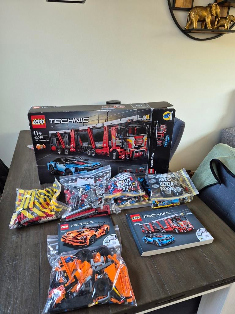 Autotransporter (42098) met Chevrolet Corvette (42093), Compleet, Lego, Ophalen of Verzenden, Zo goed als nieuw