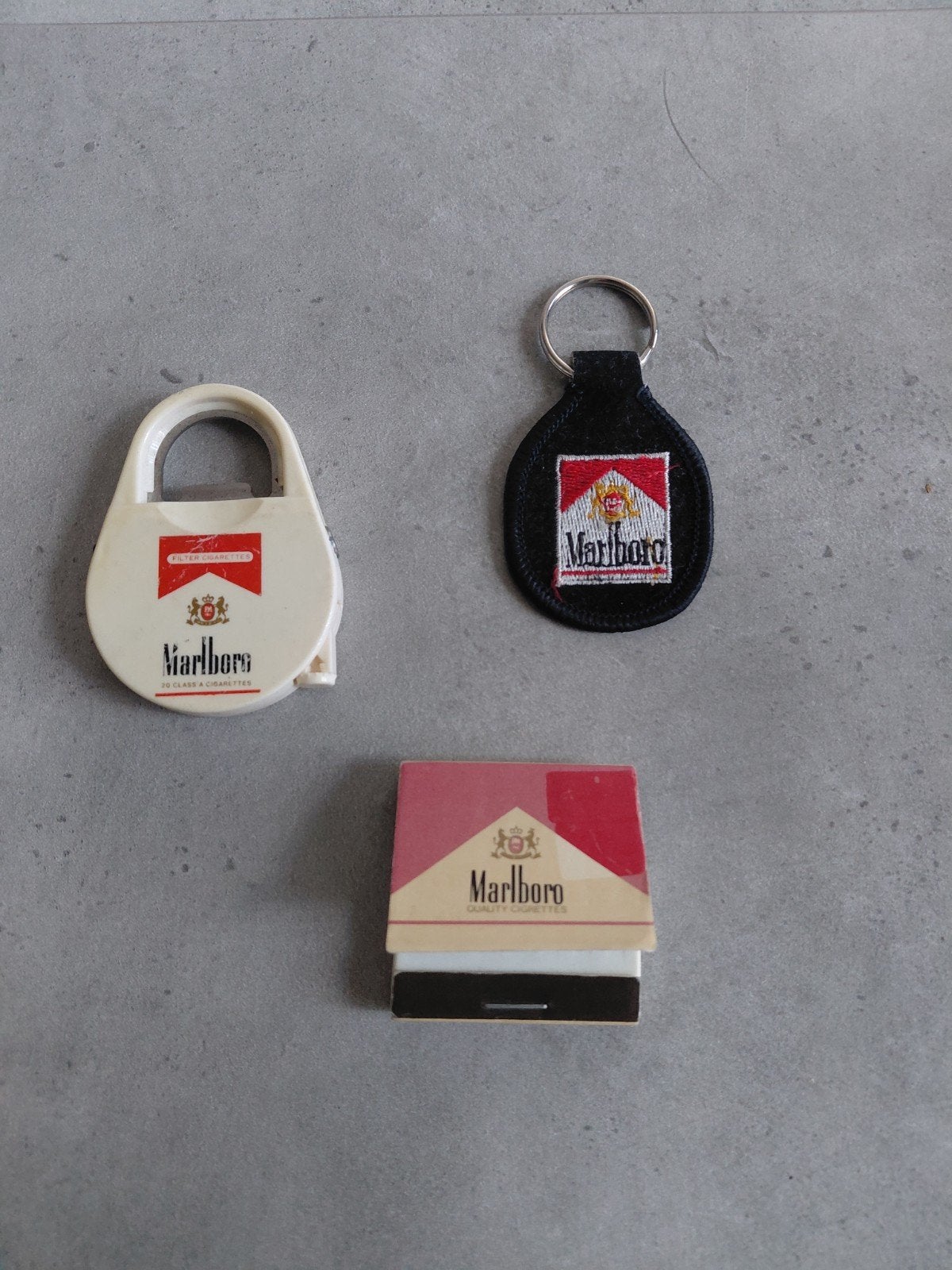 Marlboro verzamelitems:sleutelhanger, meetlint, luciferdoosj, Ophalen, Gebruikt, Overige typen