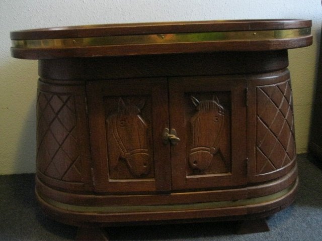 Antieke houten kastje, Ophalen