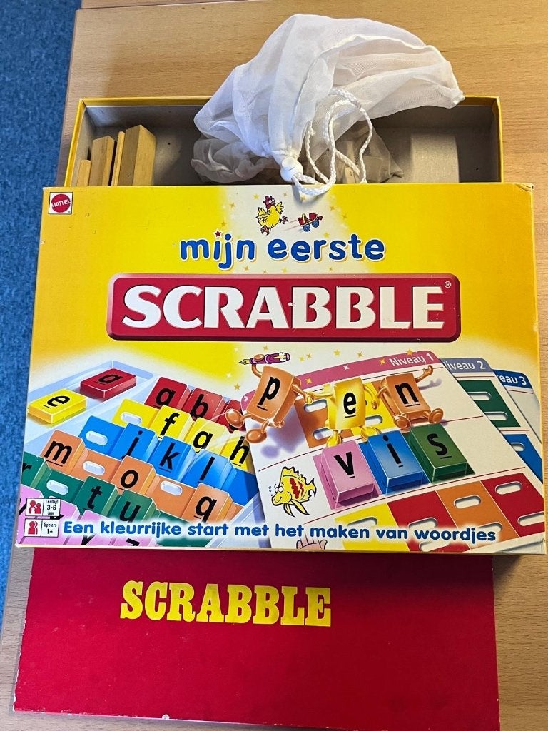 Scrabble, Hobby en Vrije tijd, Gezelschapsspellen | Bordspellen, Ophalen, Gebruikt, Mattel