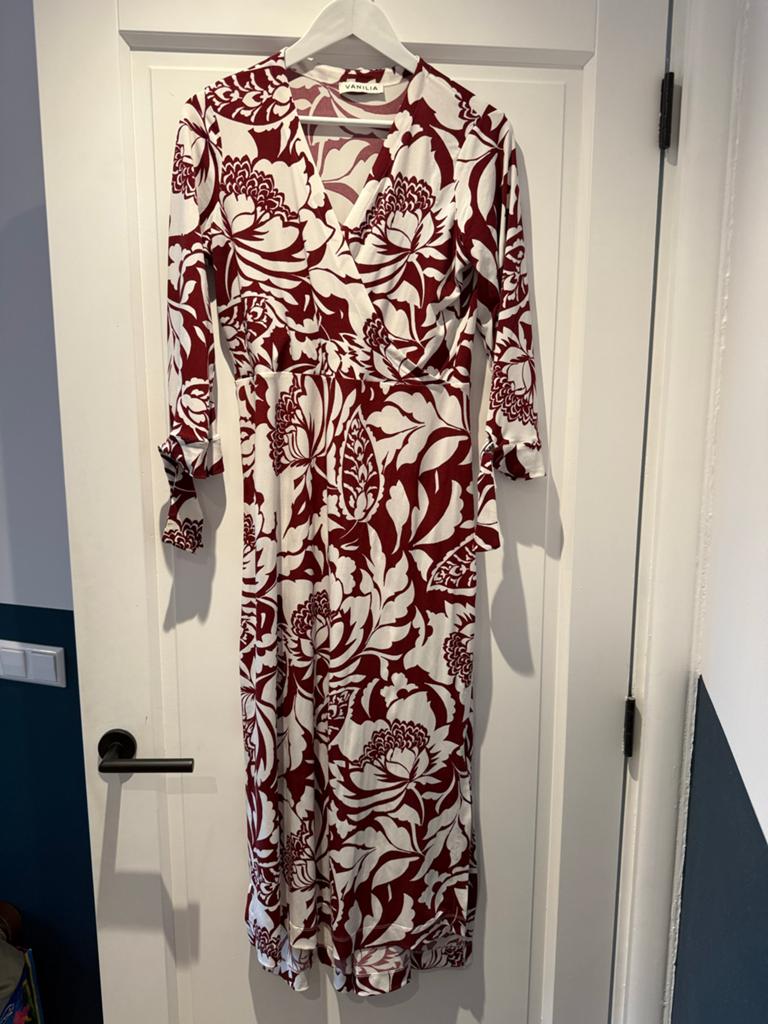 Vanilia Jurk met Bloemenprint - Maat S, Maat 38/40 (M), Ophalen of Verzenden, Zo goed als nieuw, Rood