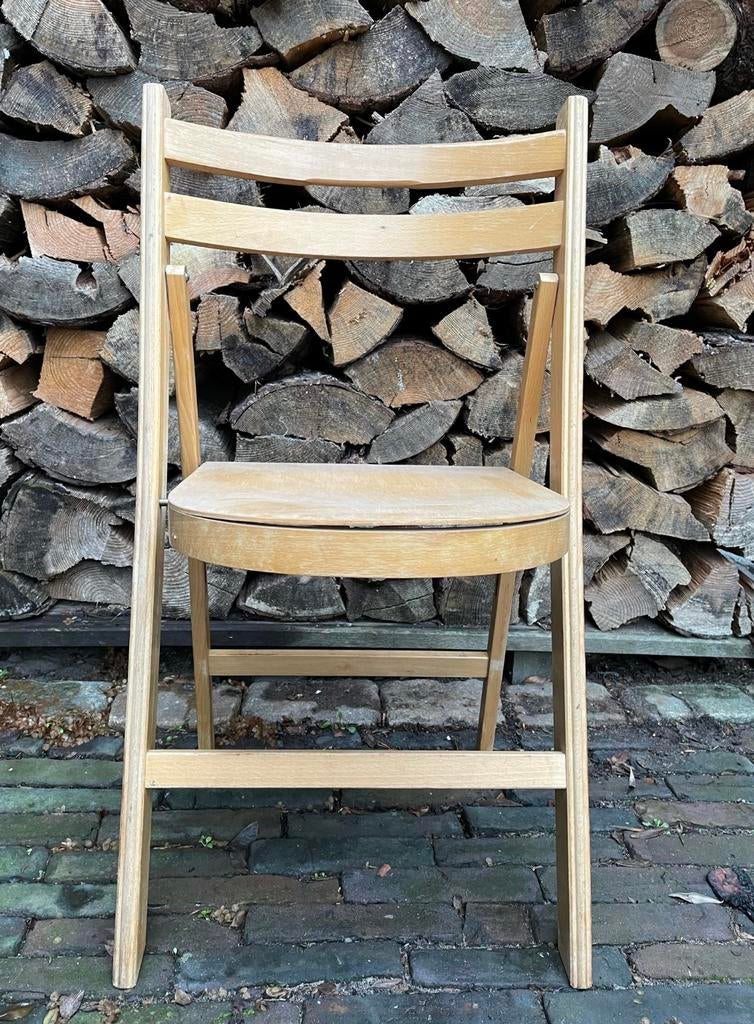 Houten klapstoelen stoelen stoeltjes, Ophalen