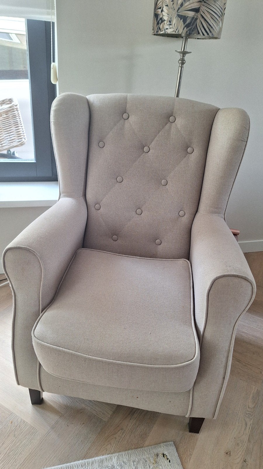 beige oorfauteuil met een gecapitonneerde rugleuning, Ophalen, Gebruikt, 75 tot 100 cm