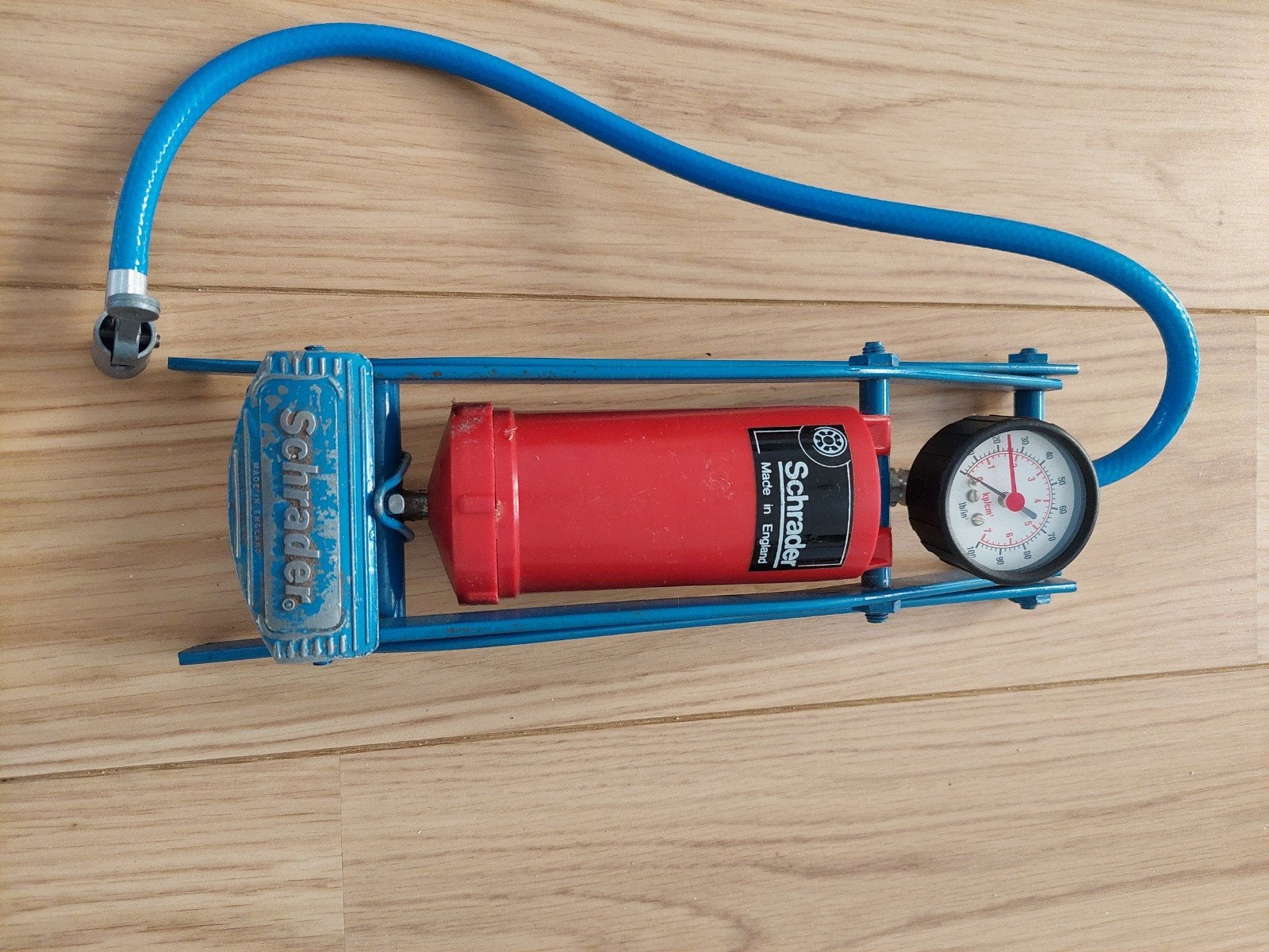 Schrader Bandenpomp met Drukmeter - Vintage en Functioneel, Ophalen of Verzenden, Drukmeter, Gebruikt