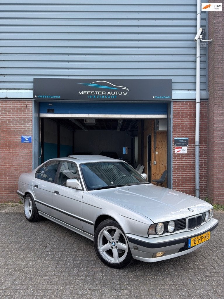 BMW 5-serie 520i YOUNGTIMER/AUTOMAAT e34, Auto's, Automaat, Achterwielaandrijving, Gebruikt, 4 stoelen