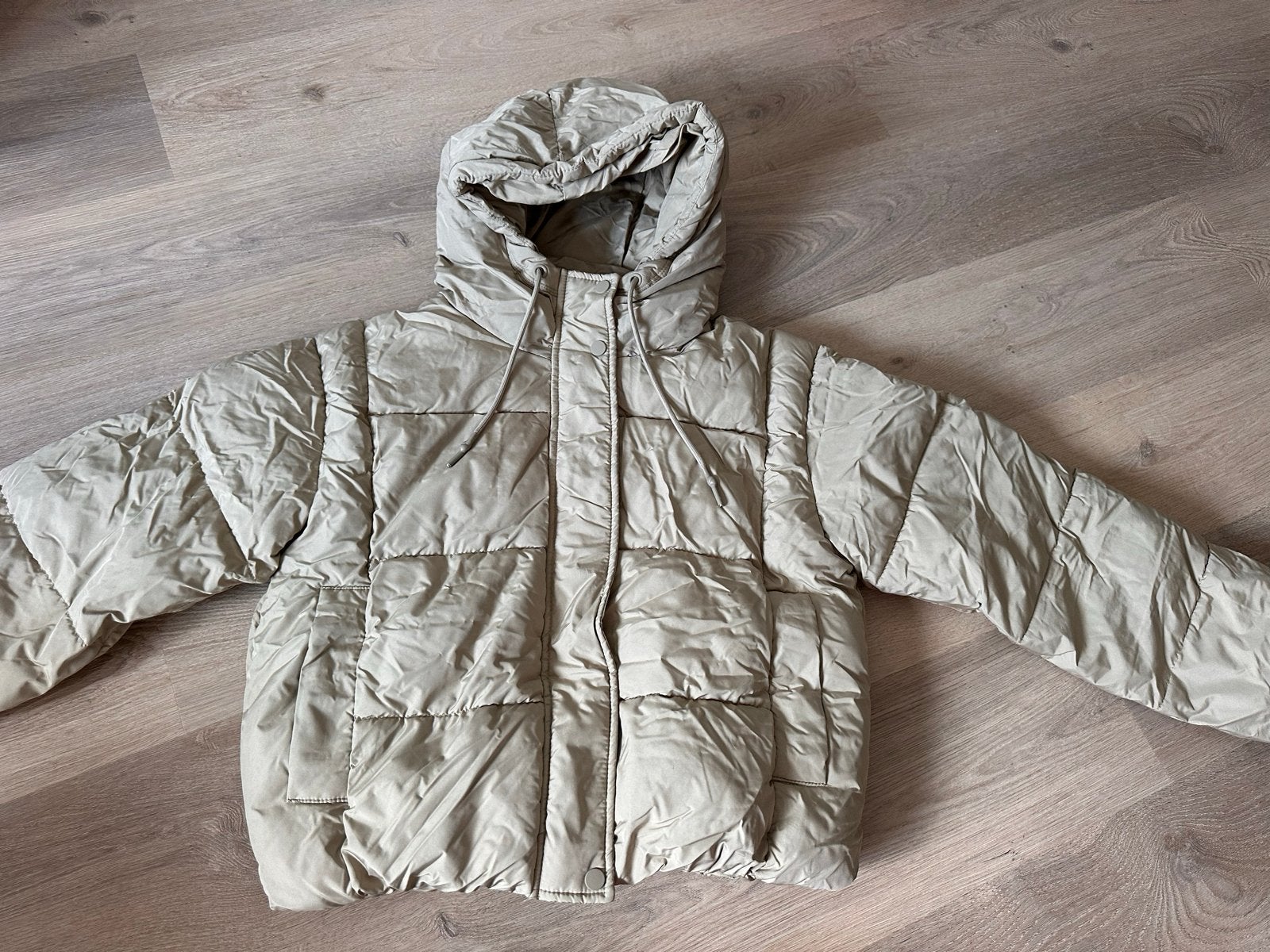 Pull&Bear Puffer Jas - Maat S, Ophalen of Verzenden, Zo goed als nieuw, Maat 36 (S), Beige
