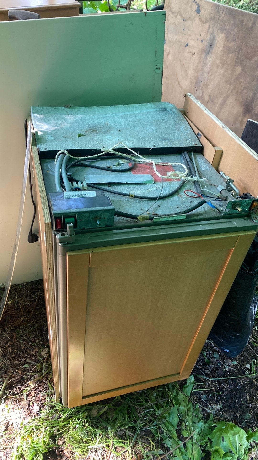 Gratis Electrolux caravan/camper gaskoelkast 1996, Ophalen, Zonder vriesvak, Minder dan 85 cm, Minder dan 75 liter