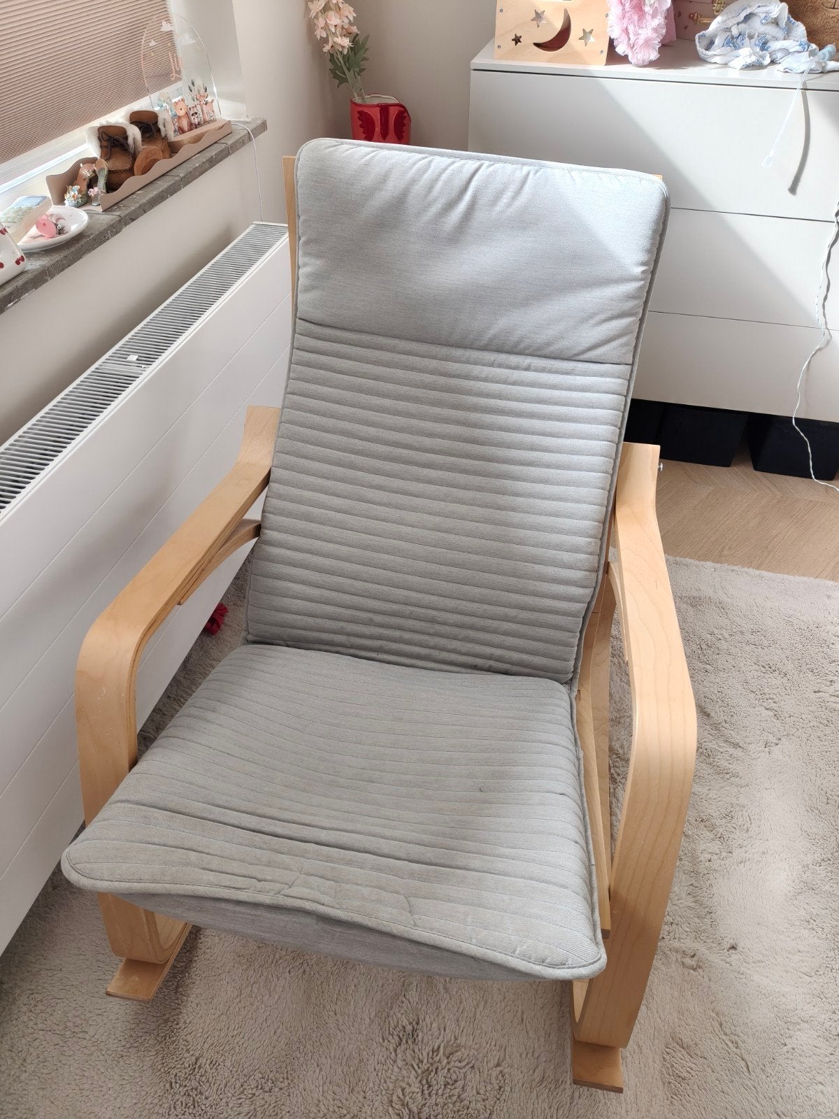 Comfortabele schommelstoel met licht houten frame, Ophalen, Hout, Modern, Scandinavisch, Zo goed als nieuw