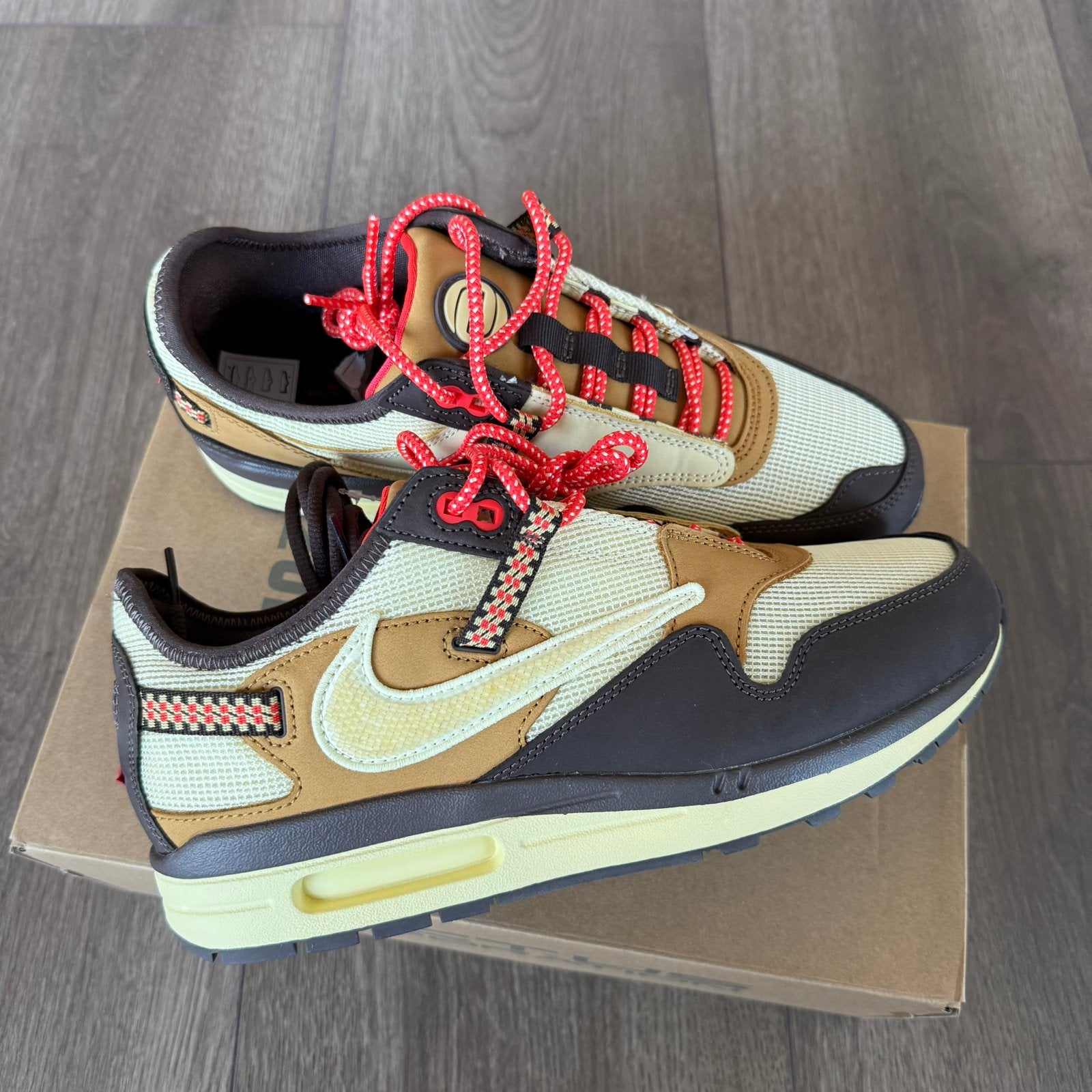 Nike air max 1 travis scott baroque brown 43, Bruin, Nieuw, Ophalen of Verzenden, Sneakers of Gympen
