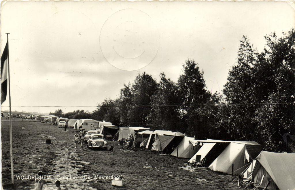 Woudrichem, Camping De Mosterdpot - 1965 gelopen, Verzamelen, Ansichtkaarten | Nederland, Ophalen of Verzenden, Voor 1920, Gelopen