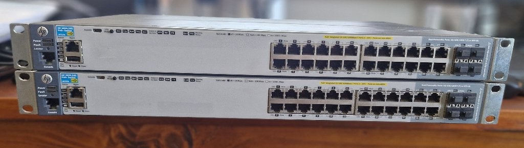2x HP ProCurve 2920-24G-PoE+ Switch (J9727A), Computers en Software, Ophalen of Verzenden, Zo goed als nieuw