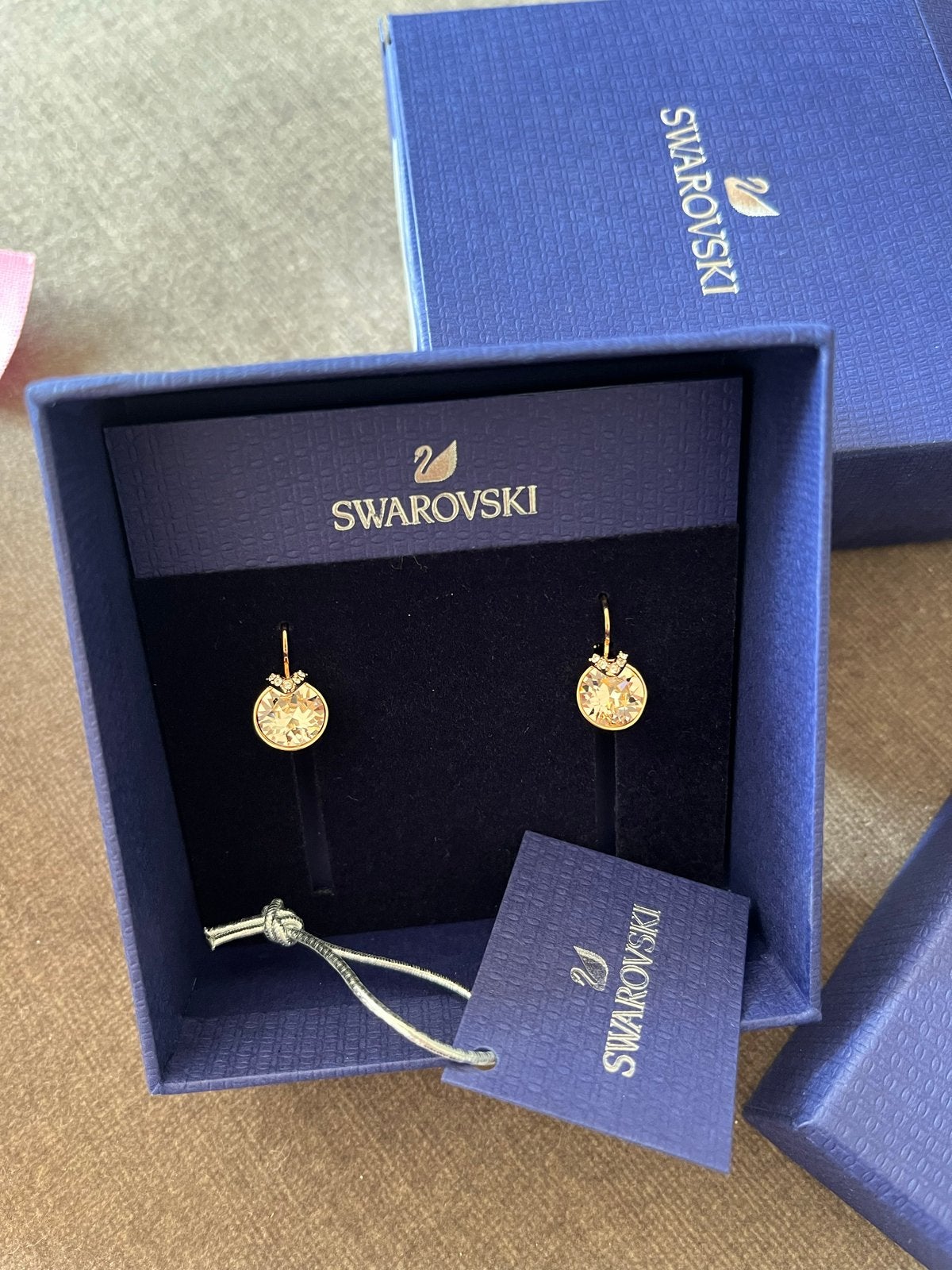 Nieuw Swarovski PE Drop V Oorbellen - Zijde/Zandgrijs/Rosé, Met kristal, Overige materialen, Hangers, Overige kleuren