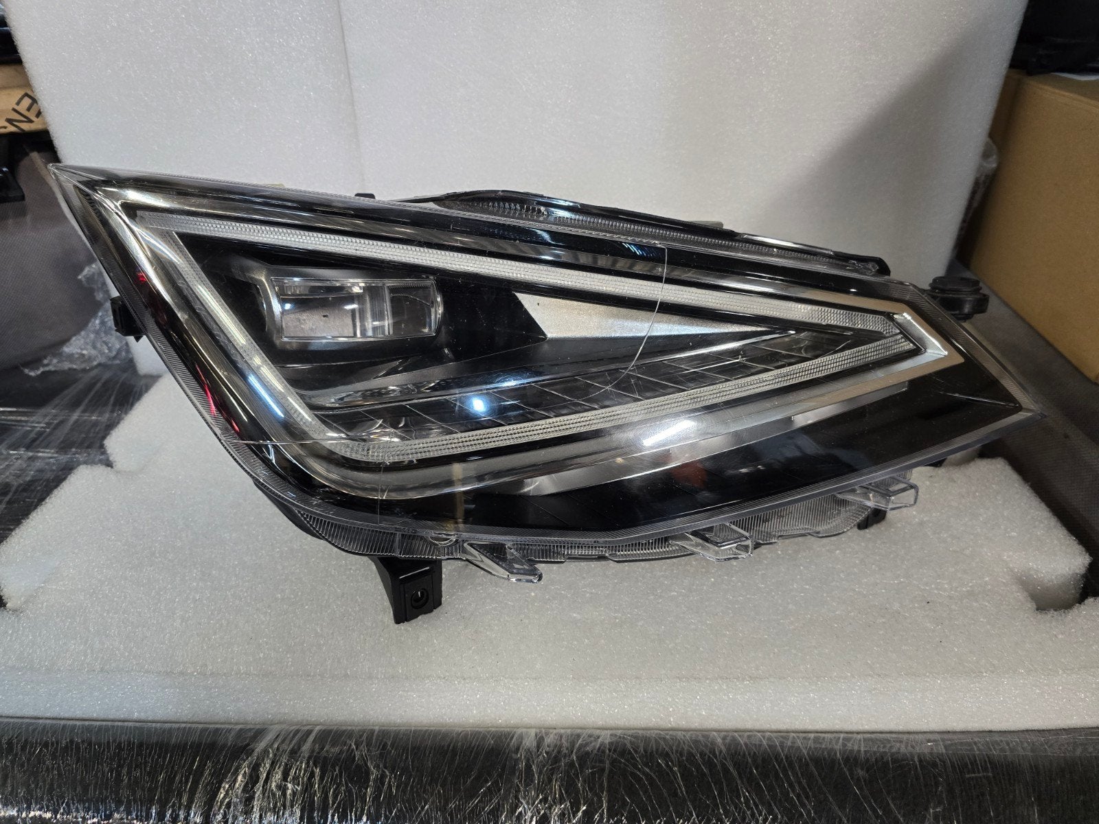 Koplamp Led rechts Seat Arona Ibiza 6F facelift bj 2021-2025, Auto-onderdelen, Verlichting, Gebruikt, Martorell, Ophalen of Verzenden