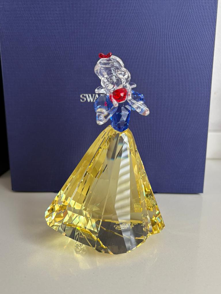 Swarovski disney sneeuwwitje, Ophalen of Verzenden, Zo goed als nieuw, Figuurtje