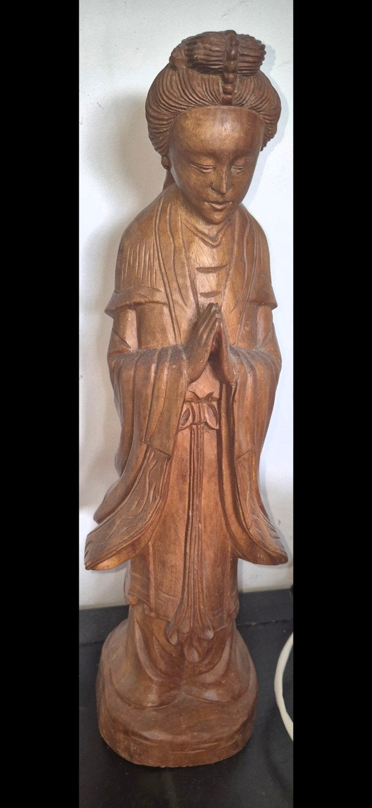 Houten Beeld Guan Yin van Biddende Vrouw -aziatische Stijl, Ophalen of Verzenden, Handgemaakt, 20 - 50 cm, Beeld