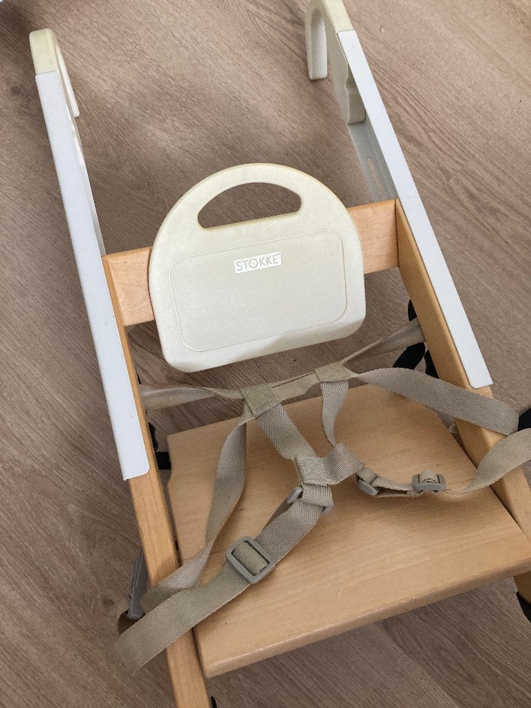 Stokke kinderstoel reis-editie, Kinderen en Baby's, Kinderstoelen, Ophalen, Gebruikt, Inklapstoel, Gordel(s)