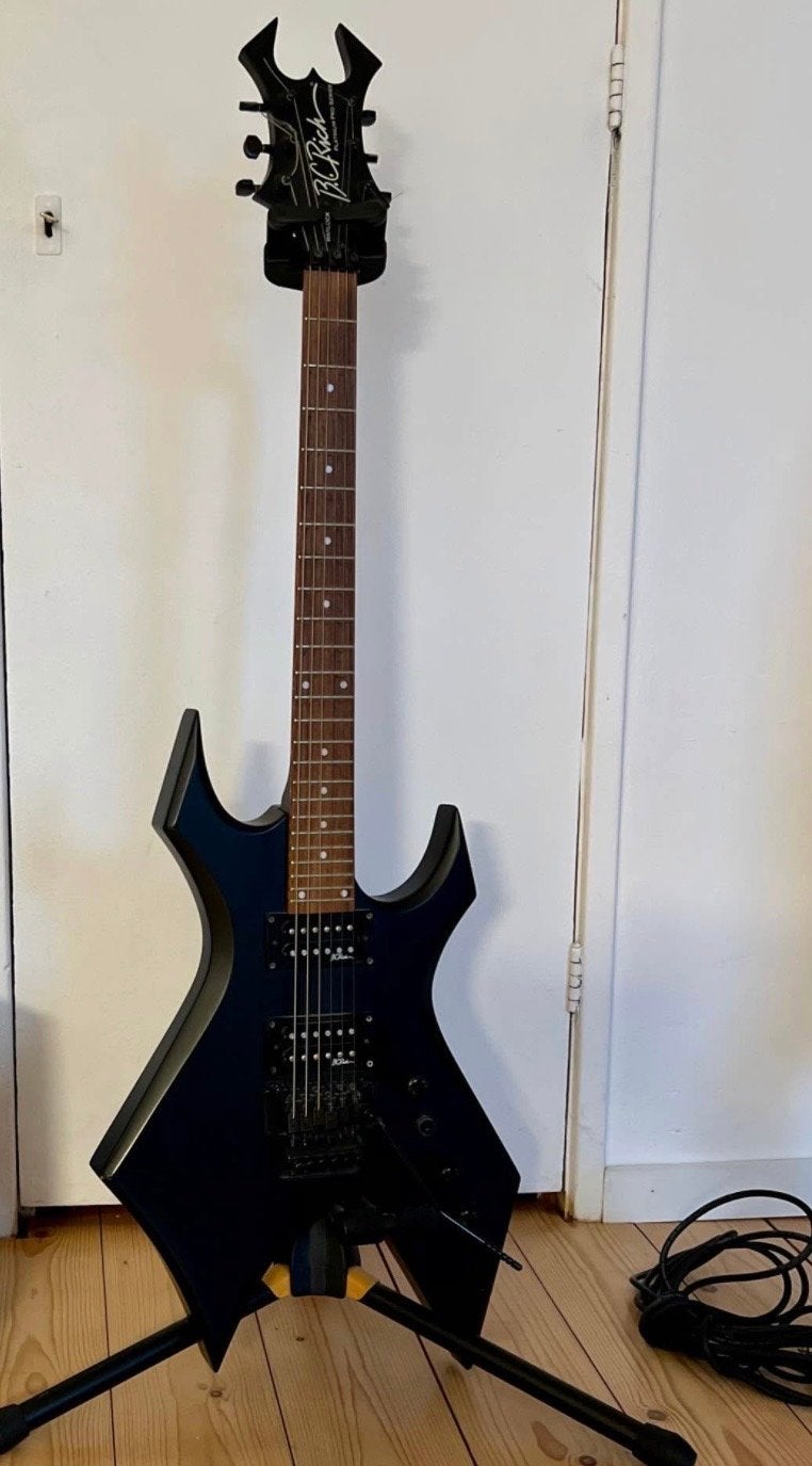BC Rich Platinum Pro Series Warlock (Made in Korea), Muziek en Instrumenten, Snaarinstrumenten | Gitaren | Elektrisch, Ophalen