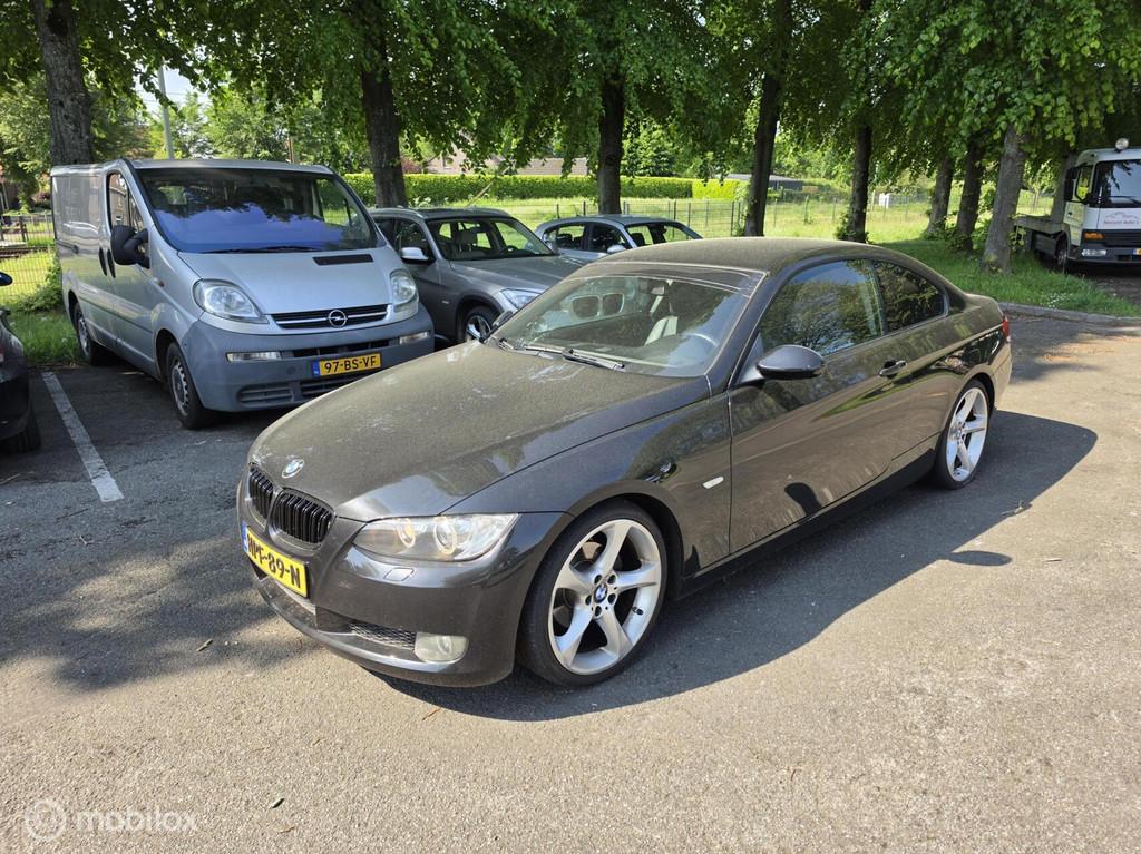 BMW 3-serie E92 Coupé 320i Introduction Motorschade/Defect, Auto's, Achterwielaandrijving, 1995 cc, Zwart, 4 cilinders