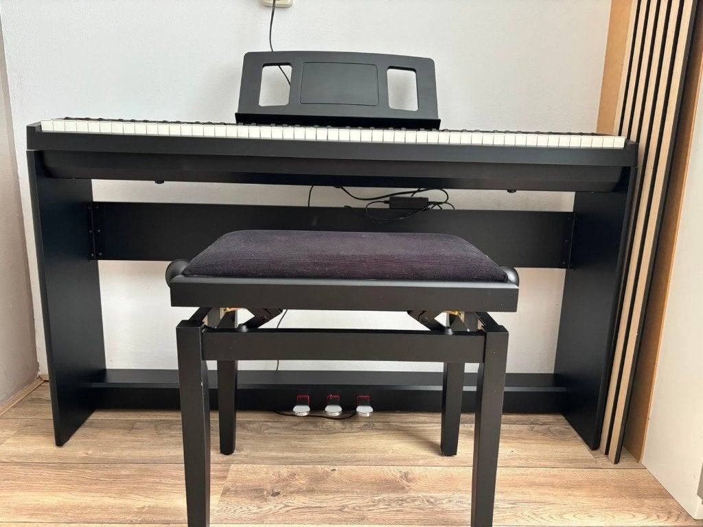 Roland FP-10 Digitale Piano met Meubel en Kruk - Nieuwstaat, Muziek en Instrumenten, Ophalen, Zwart, Digitaal, Zo goed als nieuw