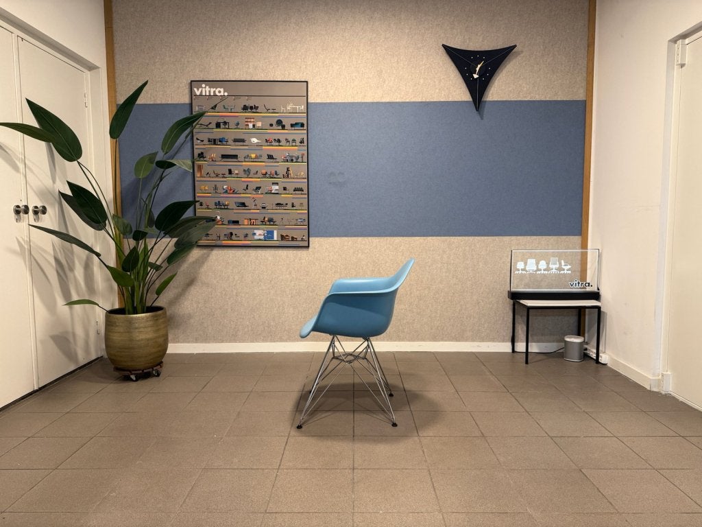 Vitra | Eames | DAR | Licht blauw & Chrome Eiffel | 2x, Huis en Inrichting, Stoelen, Vitra, Gebruikt, Twee, Vitra Artifort Cassina Fritz Hansen Eames Gispen Pastoe Hay