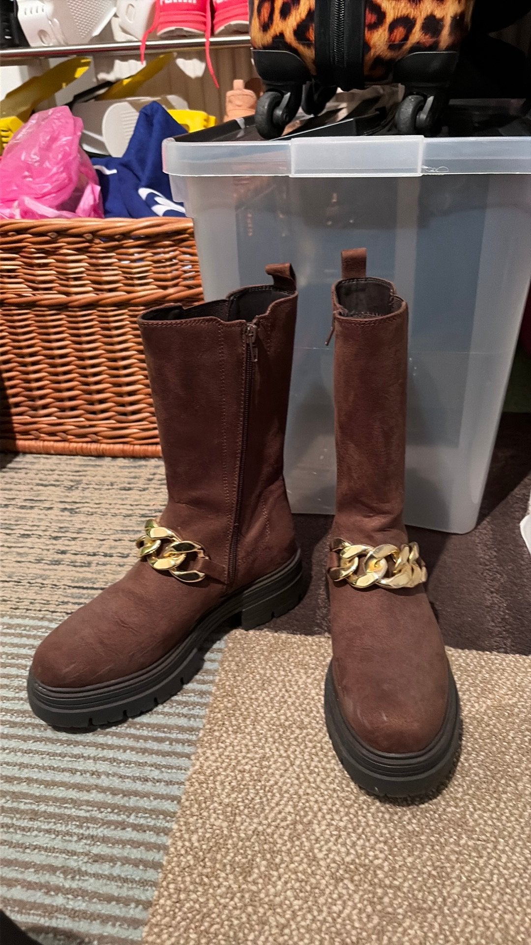 Nieuw mooie bruine suede lasrzen mt 39, Hoge laarzen, Bruin, Nieuw, Ophalen of Verzenden