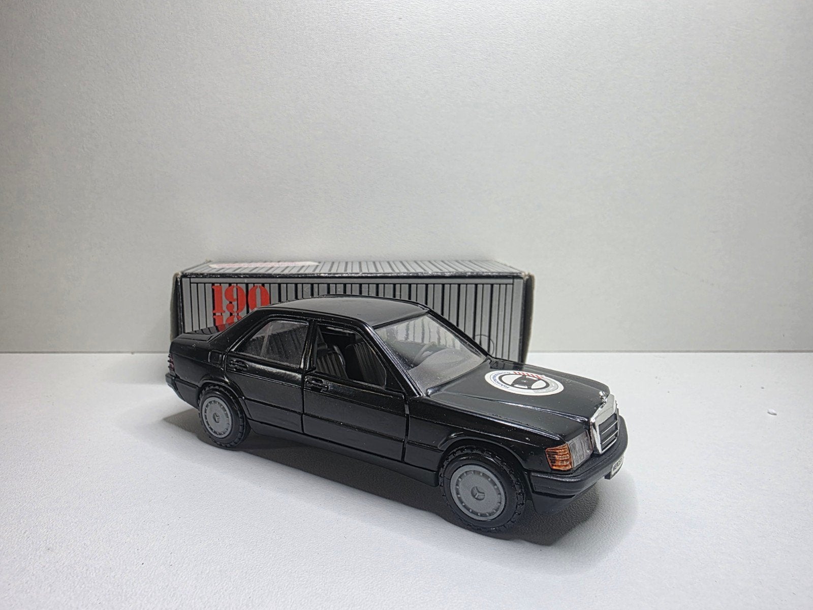 Mercedes 190e, Ophalen of Verzenden, Zo goed als nieuw, Bus of Vrachtwagen