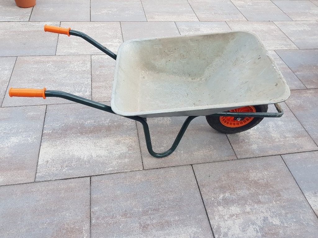 Kruiwagen te huur - dag - weekend - week, Ophalen of Verzenden, Zo goed als nieuw, Handmatig, Eenwielig