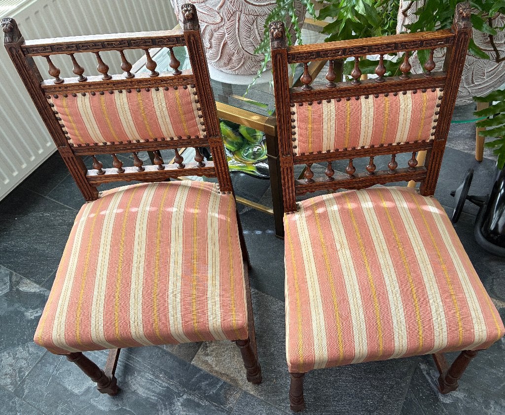 2 antieke stoelen c. 1880 met leeuwenkoppen., Ophalen