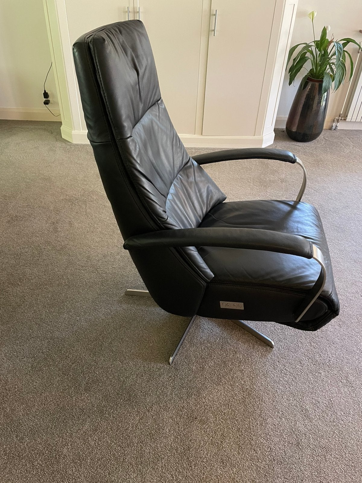 Mooie Sta op Stoel Prominent met accu ., Ophalen, Minder dan 75 cm, Zo goed als nieuw, Leer