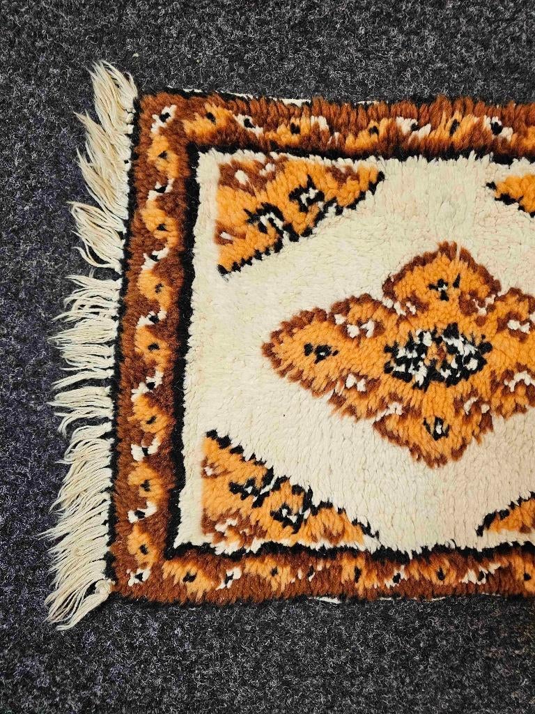Klein vintage tapijt 44/35 cm, Huis en Inrichting, Stoffering | Tapijten en Kleden, Minder dan 50 cm, Gebruikt, Bruin, Etten-Leur