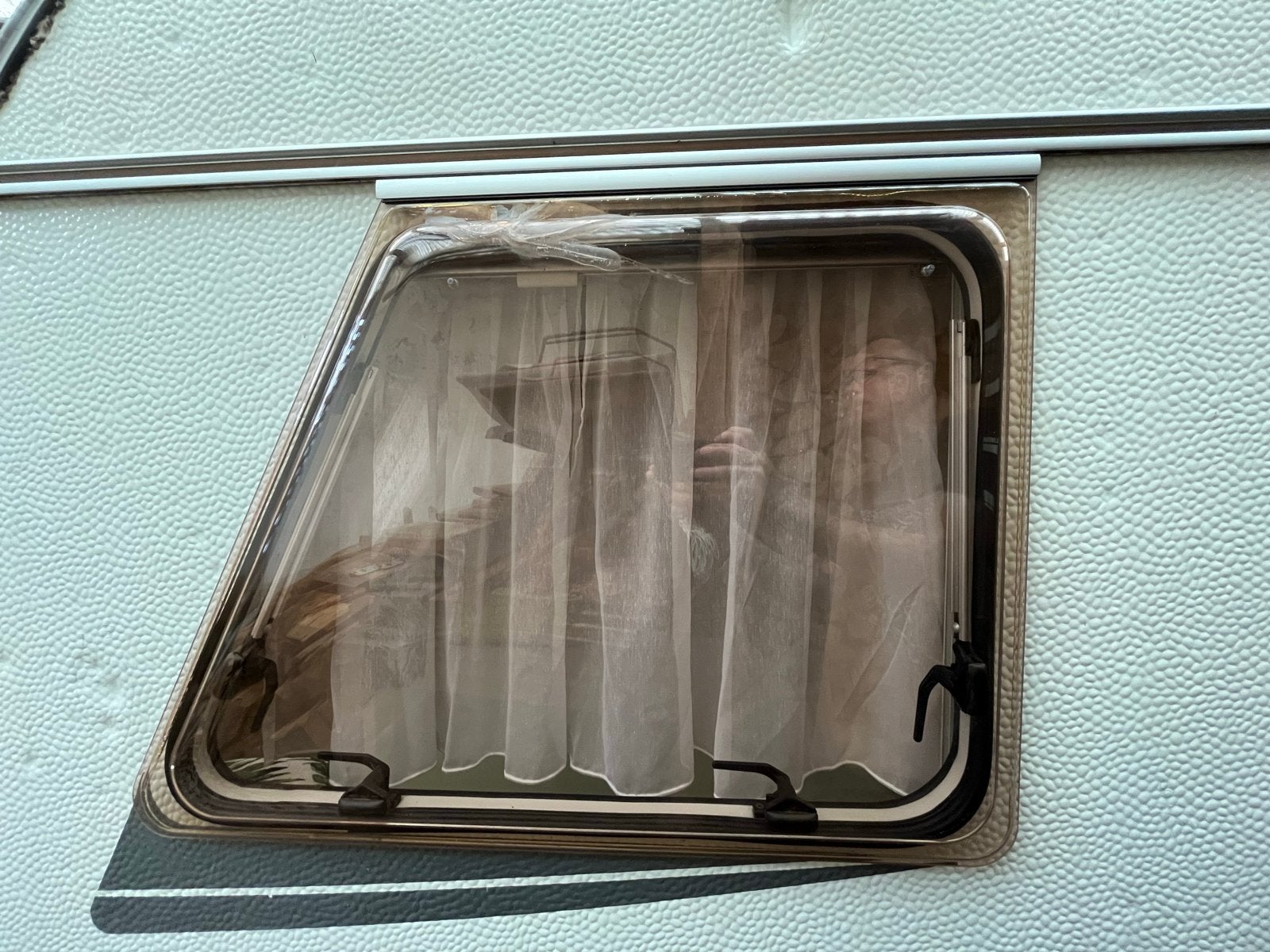 Ik zoek: Caravanraam Beyerland - Polyplastic Roxite PMMA, Ophalen of Verzenden, Gebruikt
