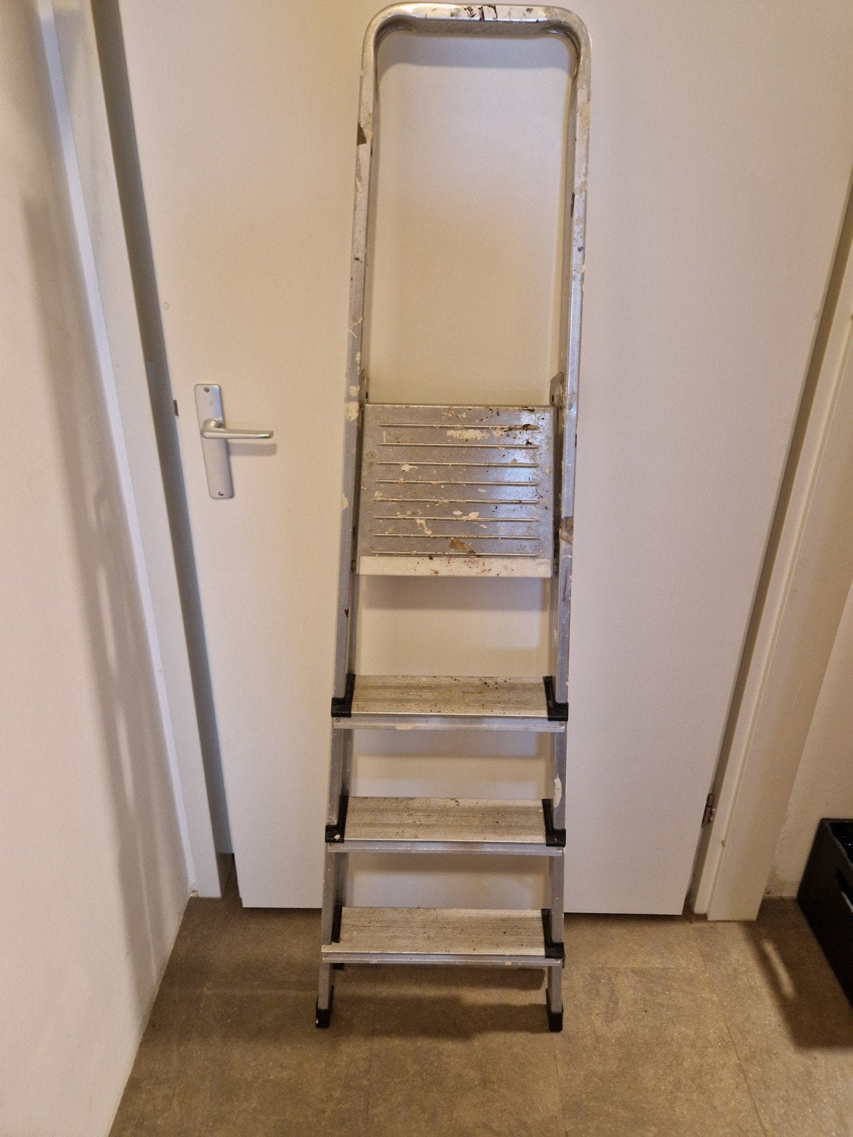 Altrex huishoudtrap - Handige trap voor in huis, Ophalen