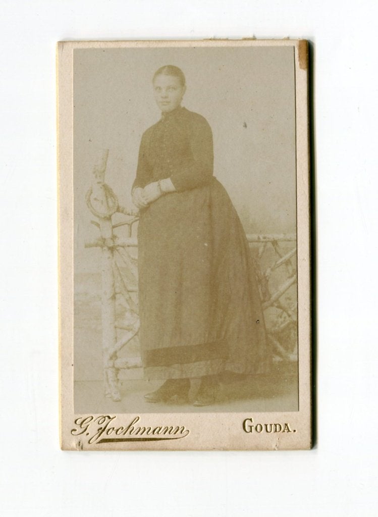 CDV. Carte de Visite. G. Jochmann. Gouda. 1892-1895., Verzamelen, Foto's en Prenten, Foto, Ophalen of Verzenden, Zo goed als nieuw