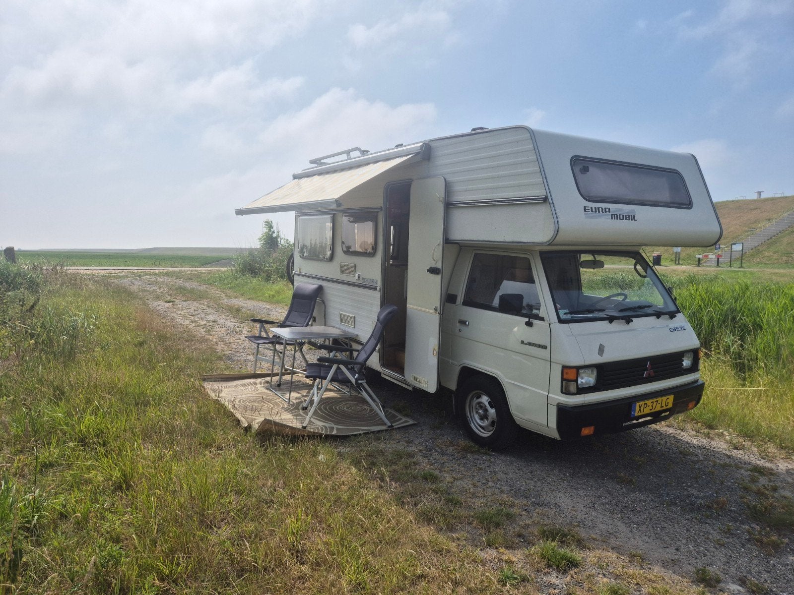 Prachtige (classic) camper, let op benzine, nw apk, Caravans en Kamperen, Campers, Alkoof, Luifel, Handgeschakeld, Particulier