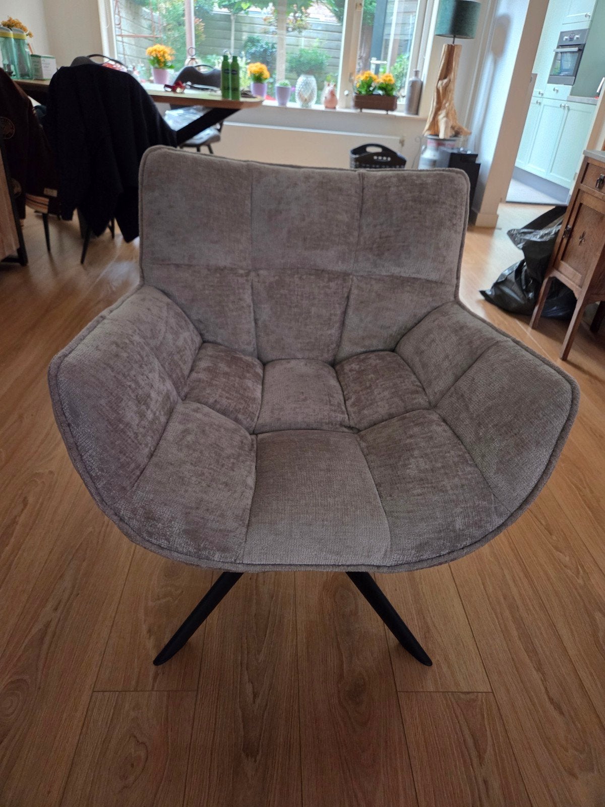 Draaifauteuil Lizzy van Haco - Taupe, zo goed als nieuw, Huis en Inrichting, Stoelen, Ophalen, Overige kleuren, Zo goed als nieuw