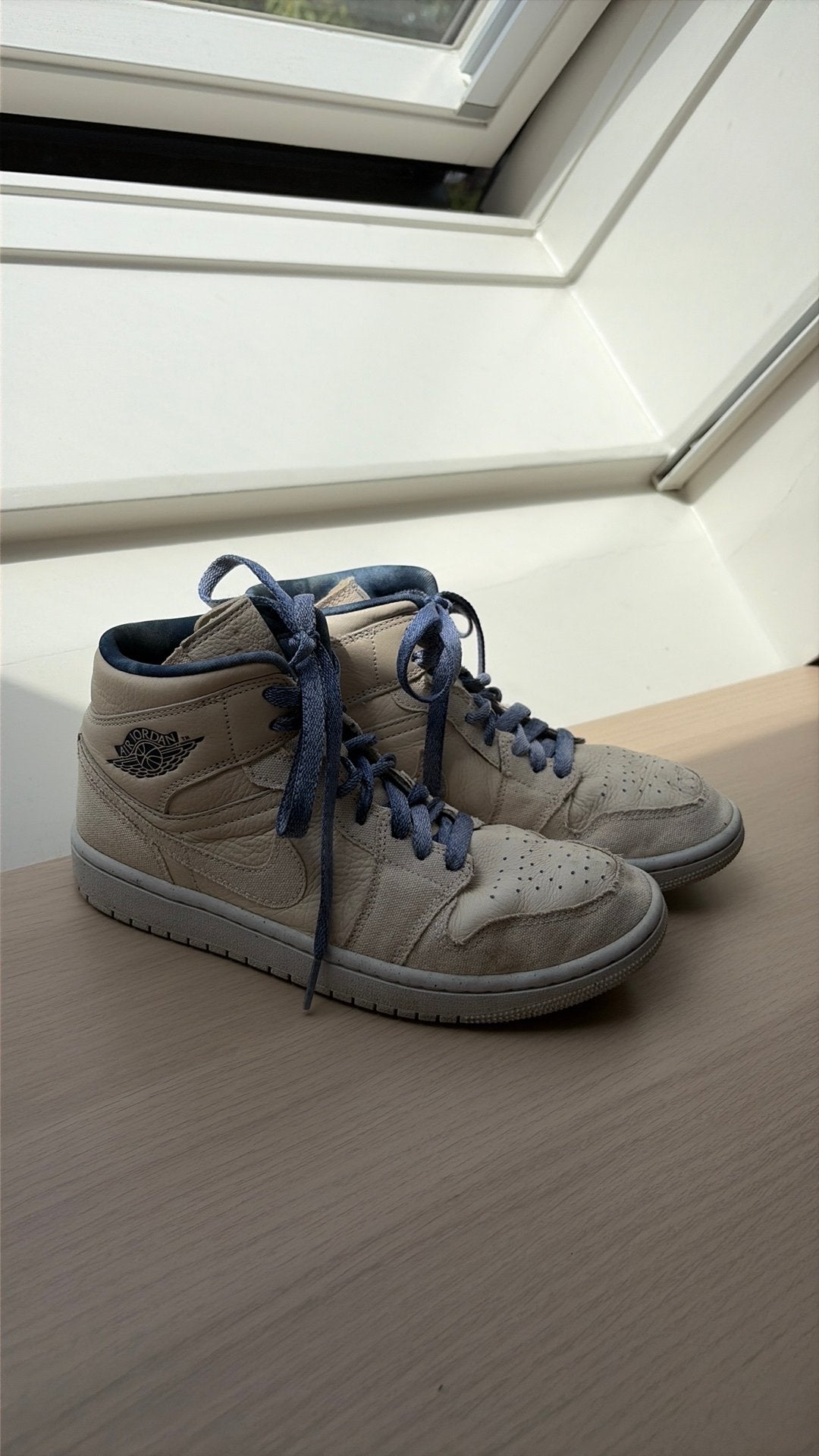 Nike Air Jordan 1 Mid Sanddrift maat 38,5, Kleding | Dames, Ophalen of Verzenden, Zo goed als nieuw, Beige, Sneakers of Gympen
