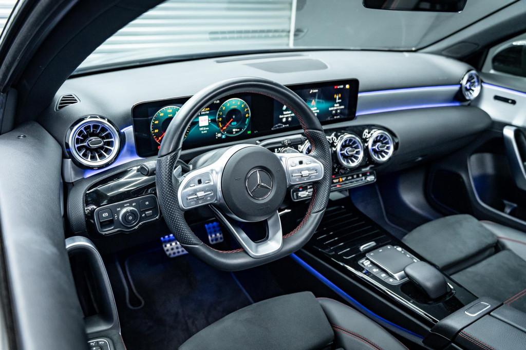 Mercedes-Benz A-klasse 250 e Business Solution AMG Limited|P, Auto's, Gebruikt, 4 cilinders, 15 kWh, Plug-in hybride
