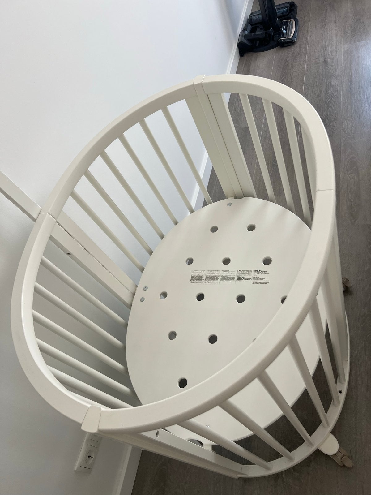 Stokke Sleepi Mini V3 Wieg met Matras en Accessoires, Ophalen, Zo goed als nieuw, Wieg