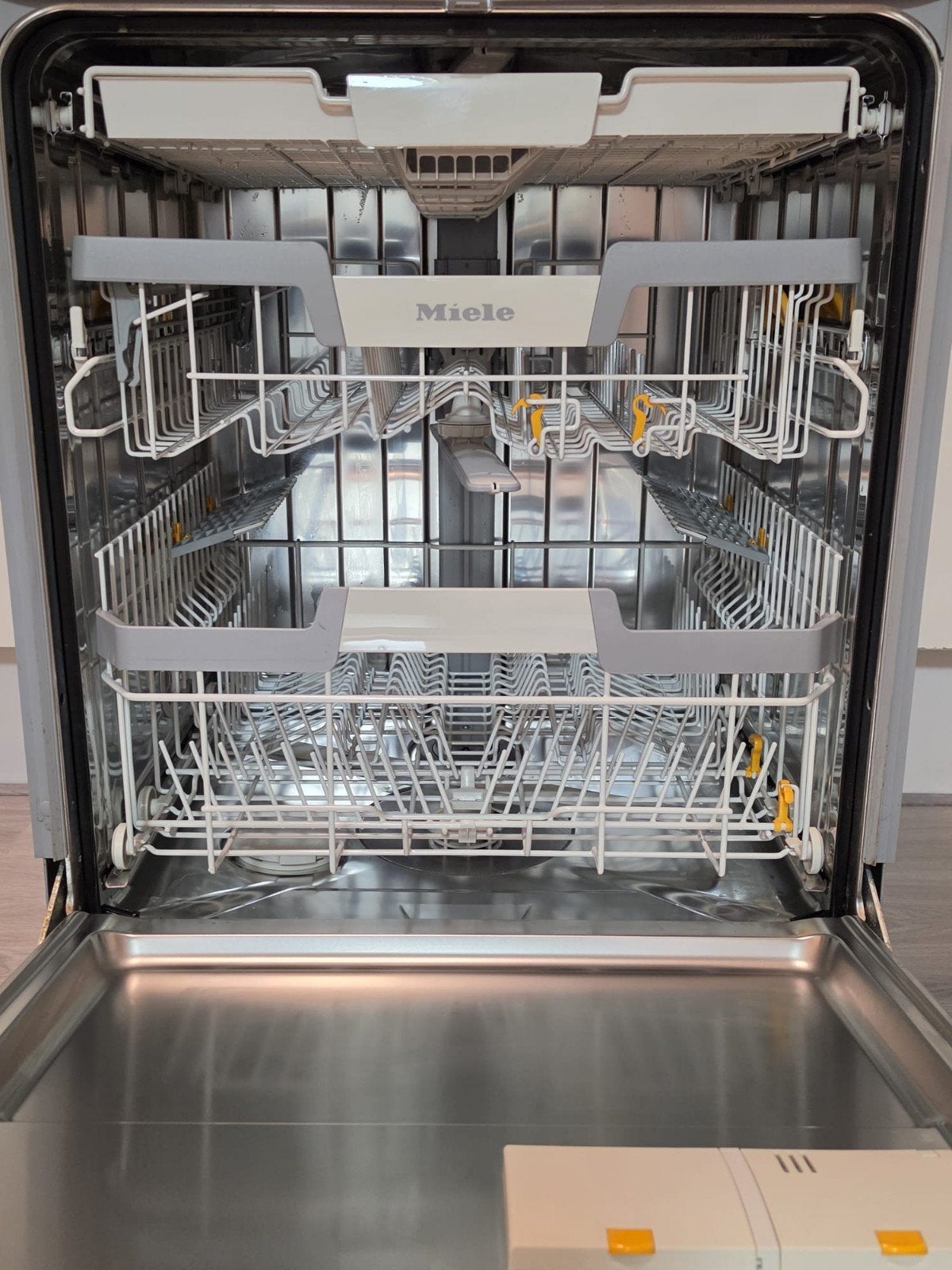 Een Luxe Volledig inbouw Miele vaatwasser A+!, Ophalen