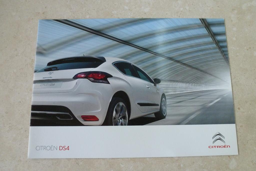 Citroen DS4 folder Nederlands 2010, Ophalen of Verzenden, Zo goed als nieuw, Citroën