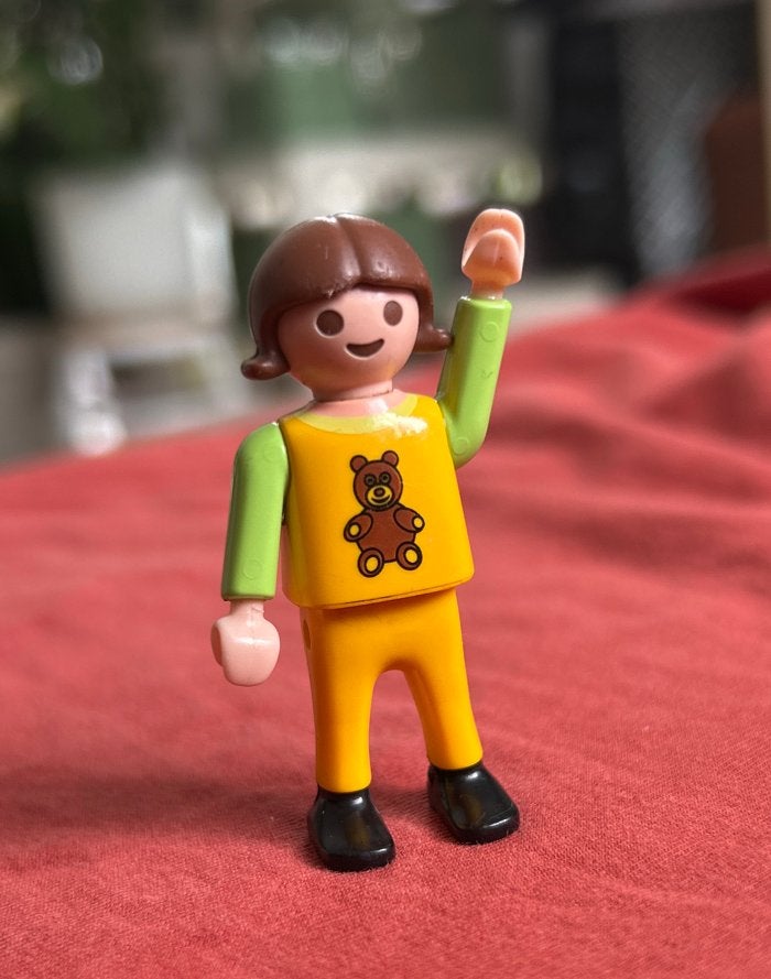 Playmobil Meisje met Teddybeer Shirt Family Dollhouse City, Kinderen en Baby's, Speelgoed | Playmobil, Ophalen of Verzenden, Zo goed als nieuw