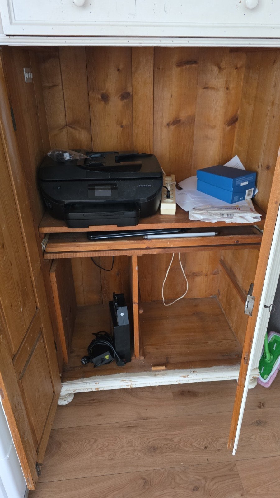 MOOIE ANTIEKE GRENEN KAST €100 VOOR GOED DOEL., Huis en Inrichting, Ophalen, Gebruikt, 170 cm of meer