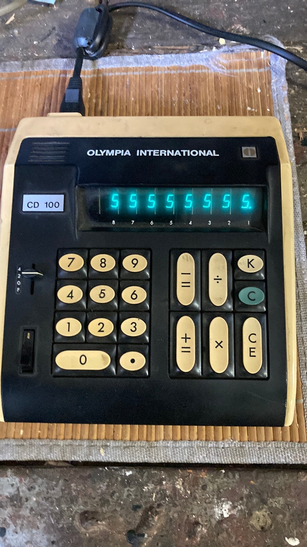 Vintage rekenmachine, groene cijfers, Ophalen