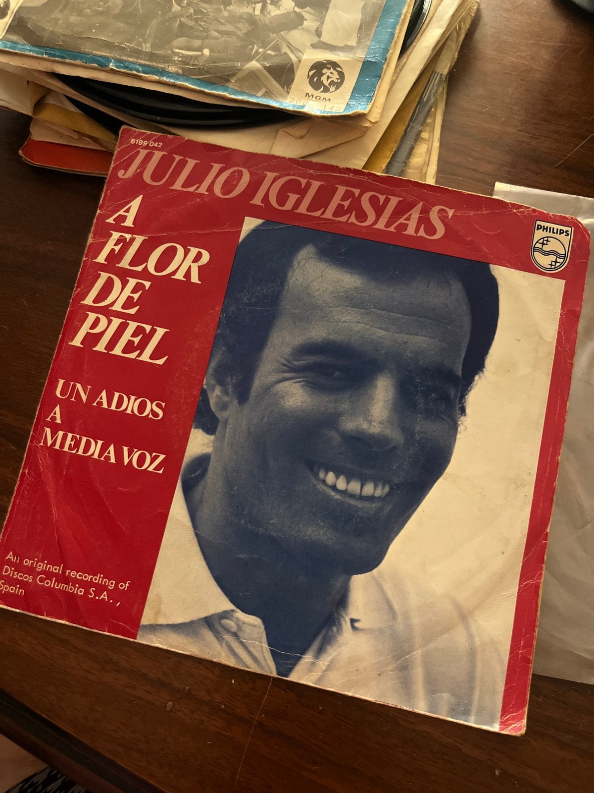 Julio Iglesias - A Flor de Piel / Un Adios a Media Voz (Viny, Gebruikt, 7 inch, Ophalen of Verzenden, Pop