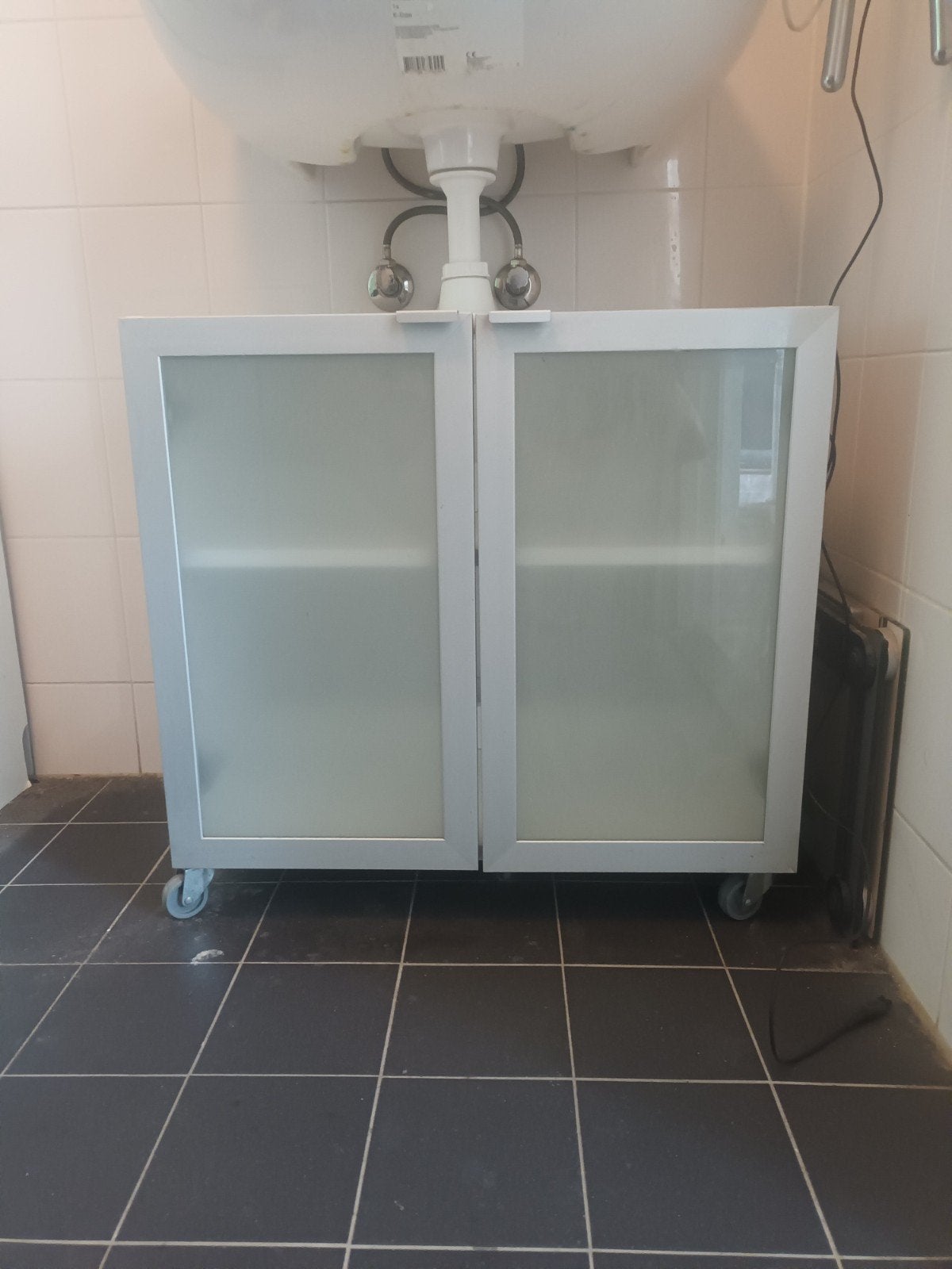 Wastafelkast met deuren en wieltjes 60x39x58, Ophalen, Gebruikt, 50 tot 100 cm, Minder dan 100 cm