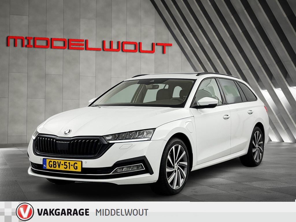 Skoda Octavia Combi 1.4 TSI PHEV Business Sport+ Pano-dak/Me, Auto's, Skoda, Gebruikt, Wit, Hybride Elektrisch/Benzine, Automatische klimaatregeling