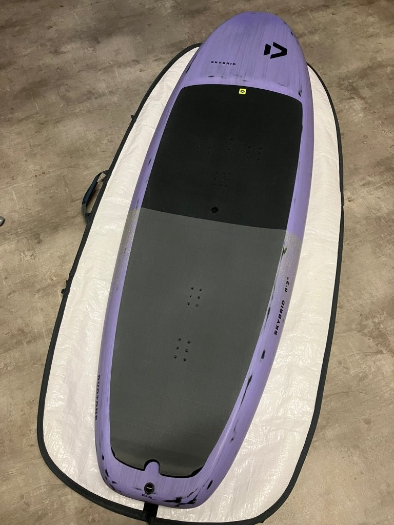 Duotone Skybrid  6'2"130 liter uit 2025, Watersport en Boten, Ophalen, Zo goed als nieuw, Wingsurf-board