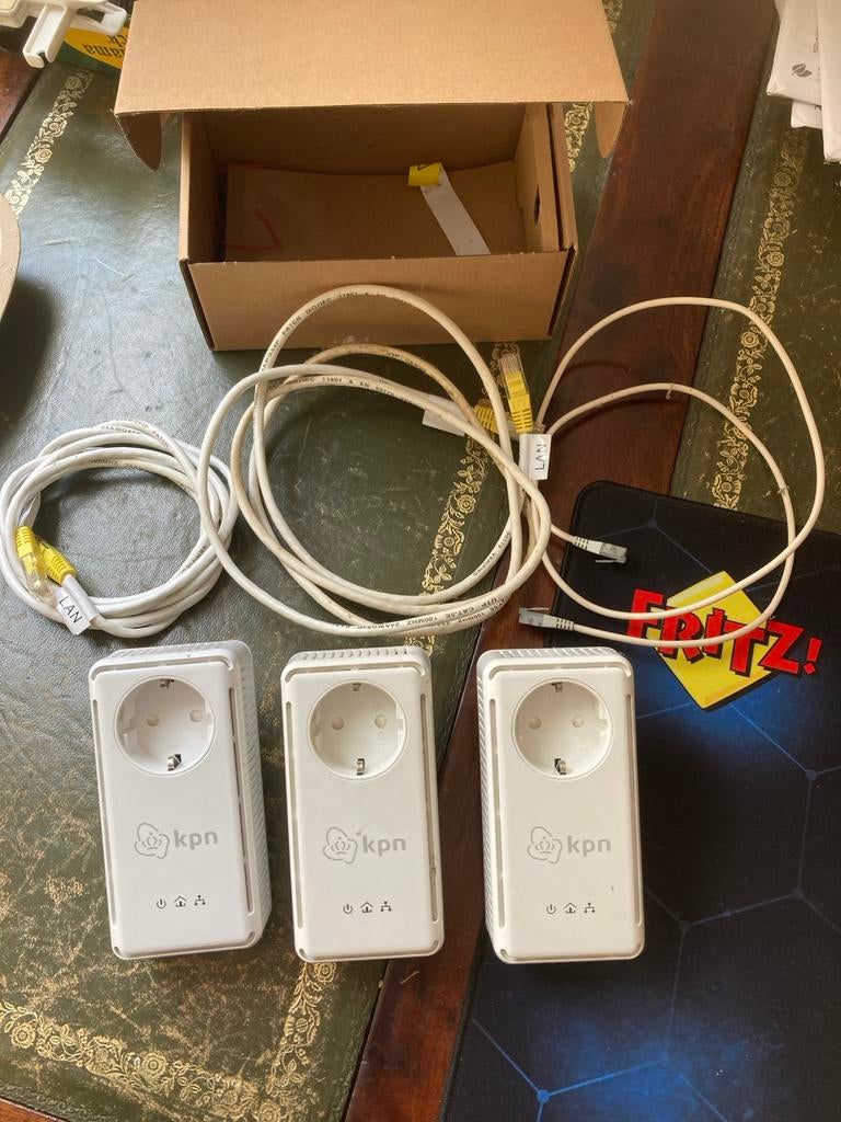 KPN Powerline Adapters (3 stuks) met LAN-kabels, Ophalen of Verzenden, Gebruikt